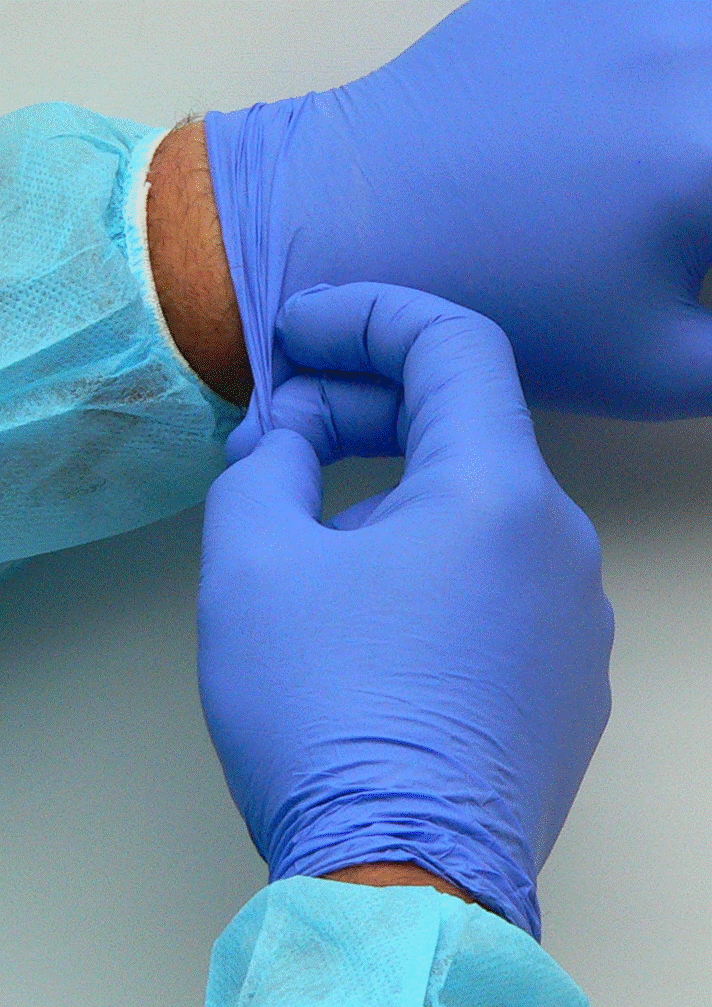 Disposable Fluid-Resistant Polypropylene Isolation Gowns with Finished Elastic Cuffs